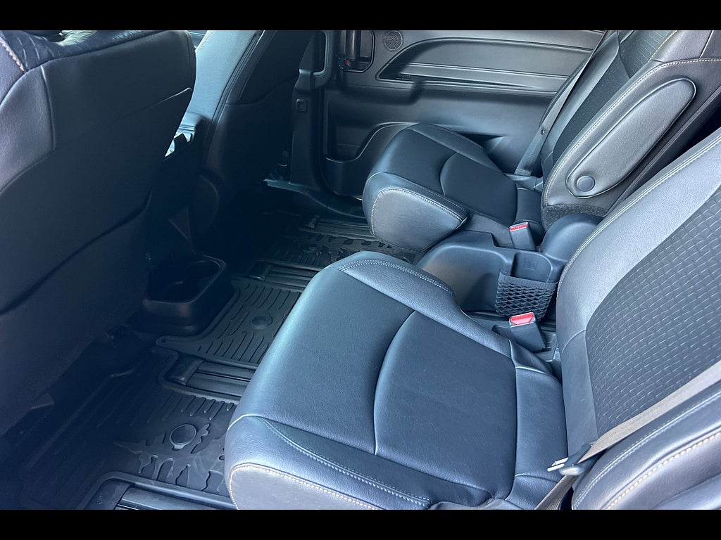 2025 Toyota Sienna XSE 7-Passenger
