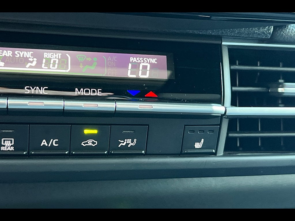 2025 Toyota Sienna XSE 7-Passenger