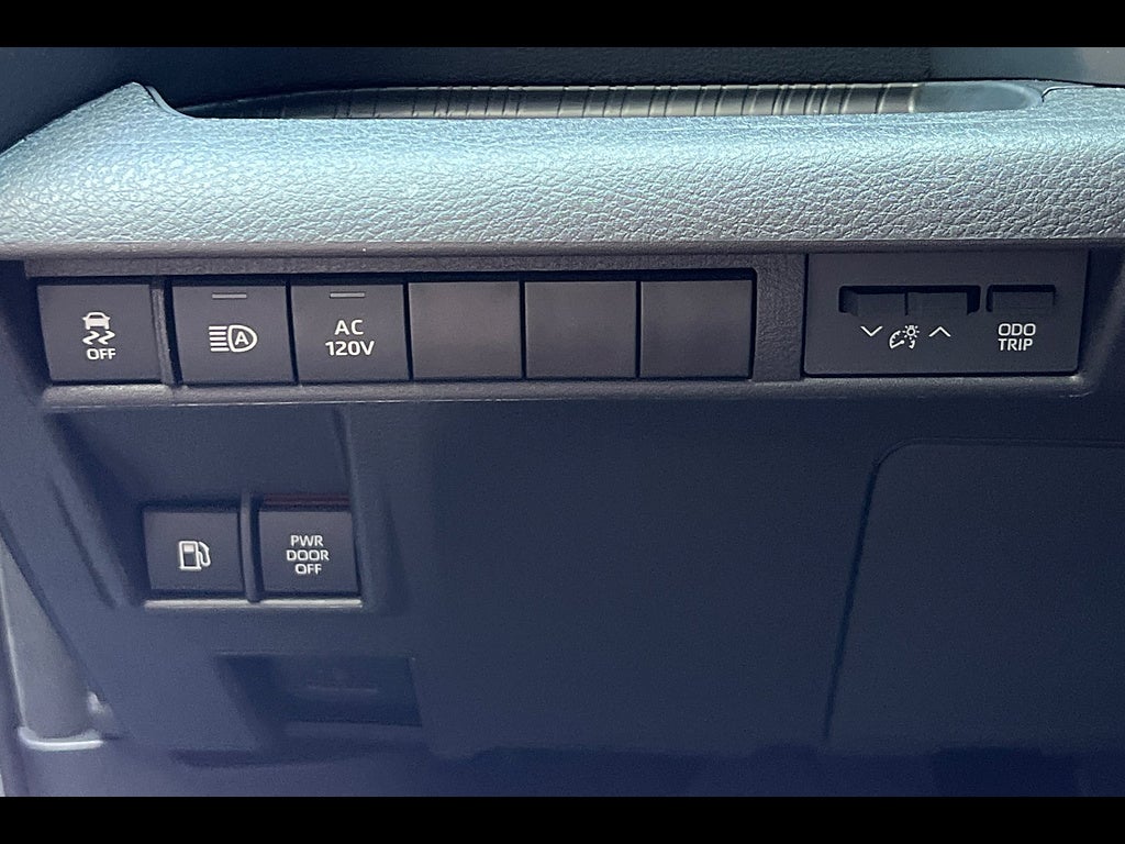 2025 Toyota Sienna XSE 7-Passenger