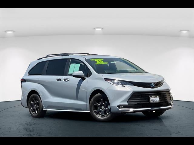 2025 Toyota Sienna XSE 7-Passenger