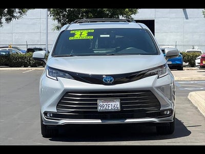2025 Toyota Sienna XSE 7-Passenger