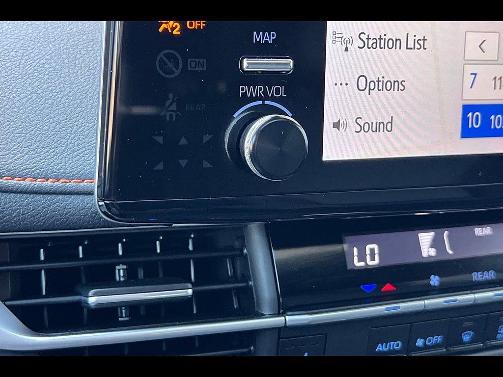 2023 Toyota Sienna XSE 7-Passenger