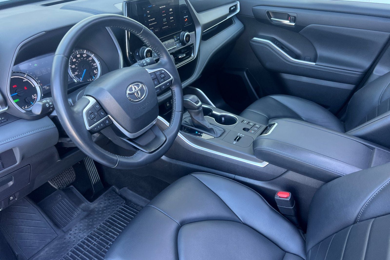 2023 Toyota Highlander Hybrid XLE