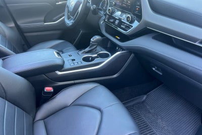 2023 Toyota Highlander Hybrid XLE