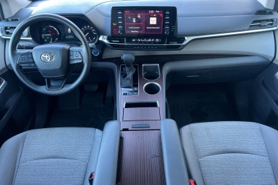2023 Toyota Sienna LE 8 Passenger