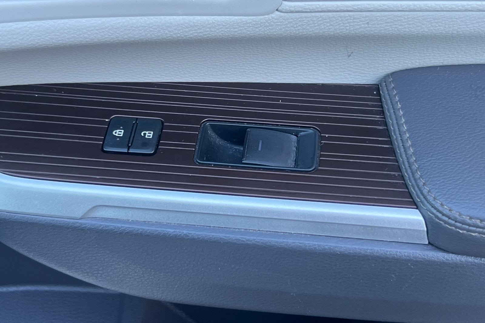 2023 Toyota Sienna LE 8 Passenger