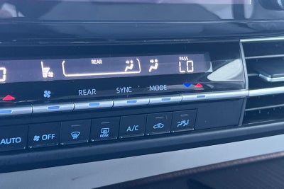 2023 Toyota Sienna LE 8 Passenger