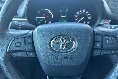 2023 Toyota Sienna LE 8 Passenger