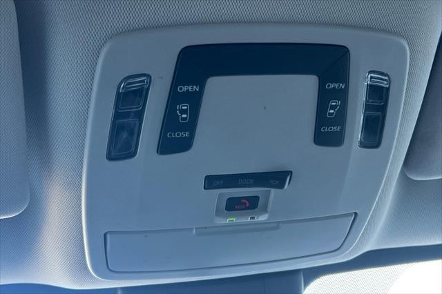 2023 Toyota Sienna LE 8 Passenger