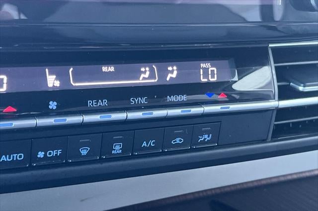 2023 Toyota Sienna LE 8 Passenger