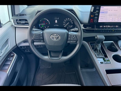 2023 Toyota Sienna LE 8-Passenger