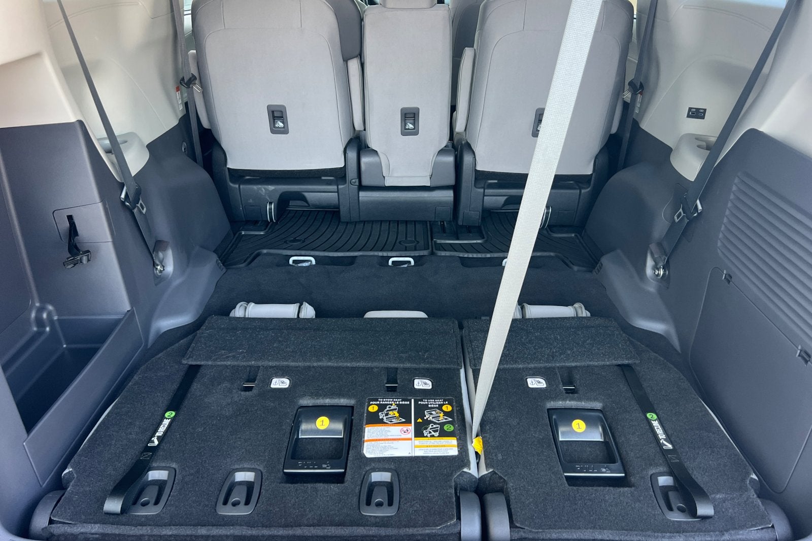 2023 Toyota Sienna LE 8-Passenger
