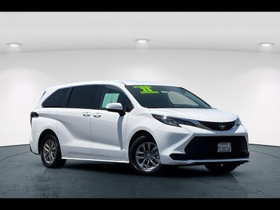 2023 Toyota Sienna LE 8-Passenger