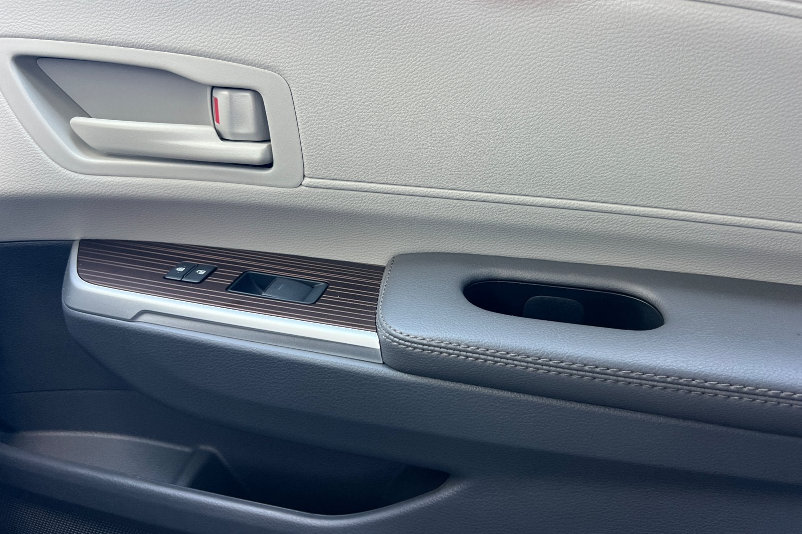 2023 Toyota Sienna LE 8-Passenger
