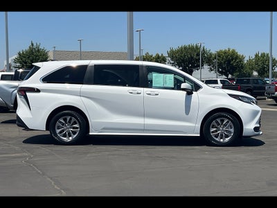 2023 Toyota Sienna LE 8-Passenger