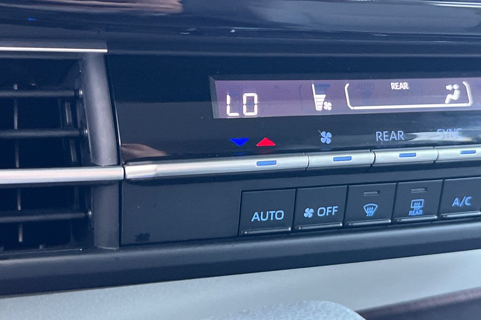 2023 Toyota Sienna LE 8-Passenger