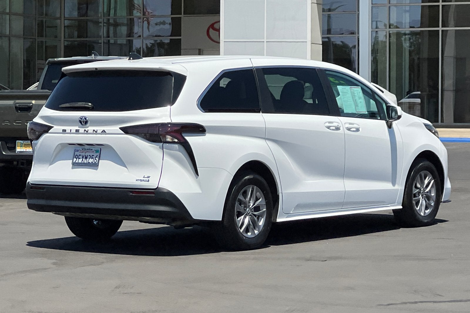 2023 Toyota Sienna LE 8-Passenger