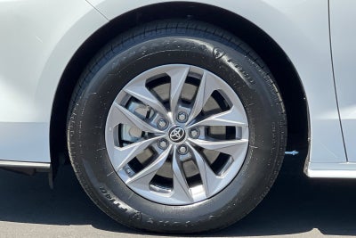 2023 Toyota Sienna LE 8-Passenger