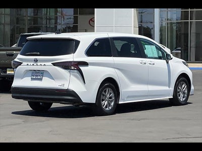 2023 Toyota Sienna LE 8-Passenger