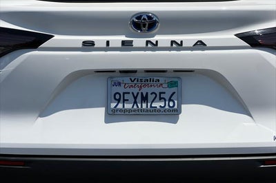 2023 Toyota Sienna LE 8-Passenger