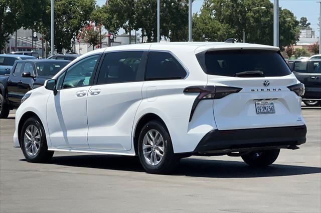 2023 Toyota Sienna LE 8-Passenger