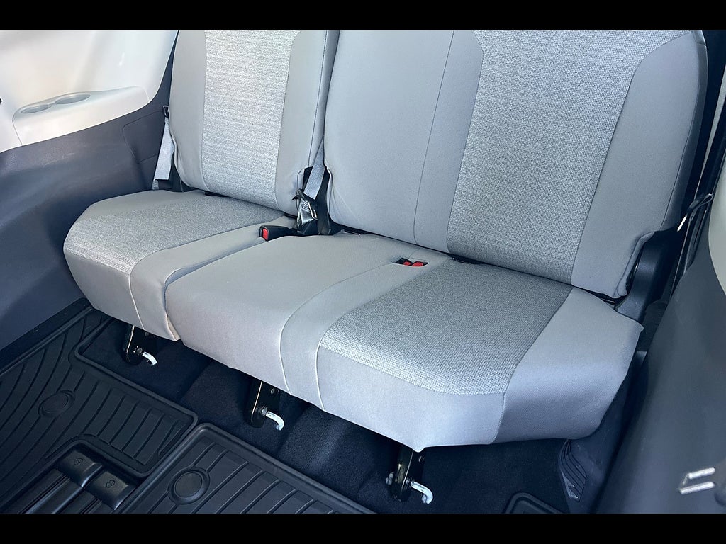 2023 Toyota Sienna LE 8-Passenger