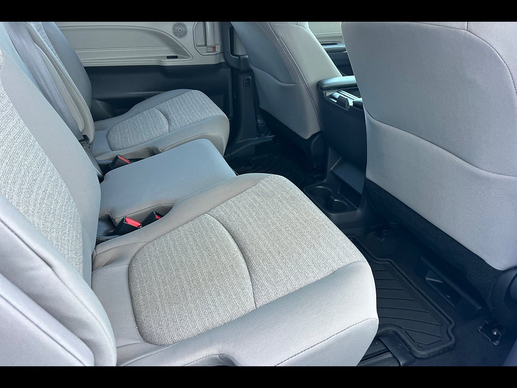 2023 Toyota Sienna LE 8-Passenger