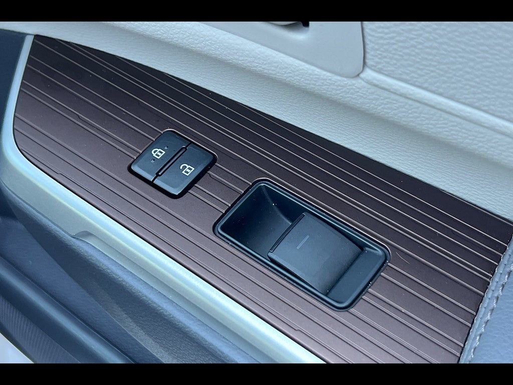 2023 Toyota Sienna LE 8-Passenger