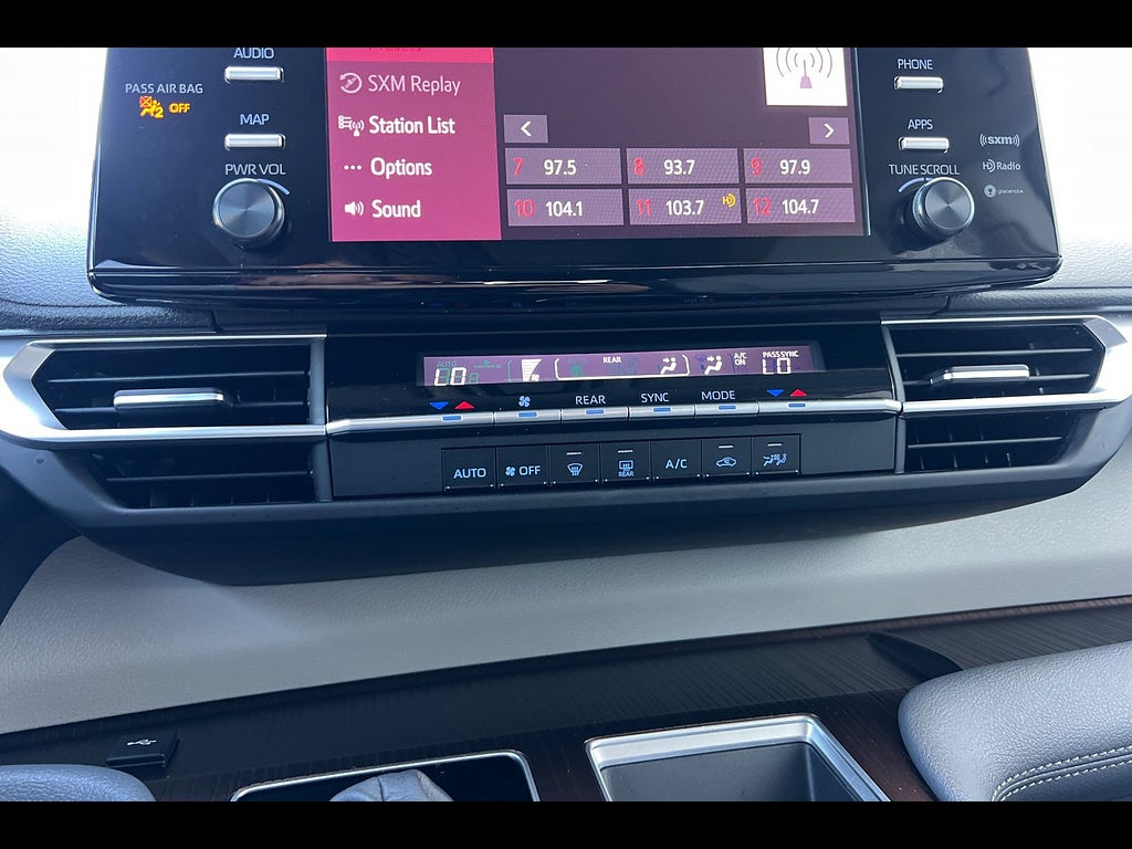 2023 Toyota Sienna LE 8-Passenger