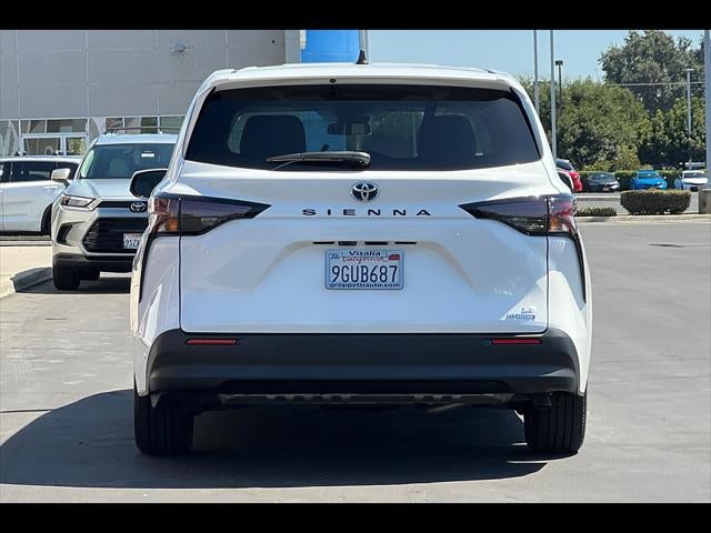 2023 Toyota Sienna LE 8-Passenger