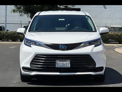 2023 Toyota Sienna LE 8-Passenger