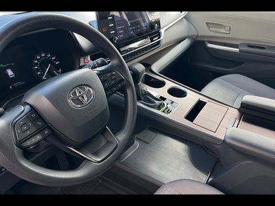 2023 Toyota Sienna LE 8-Passenger