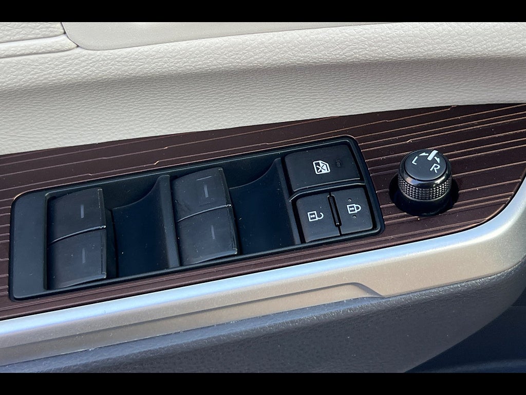 2023 Toyota Sienna LE 8-Passenger