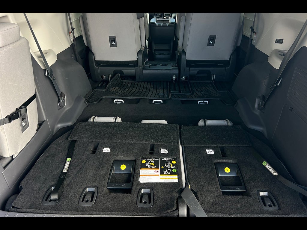 2023 Toyota Sienna LE 8-Passenger