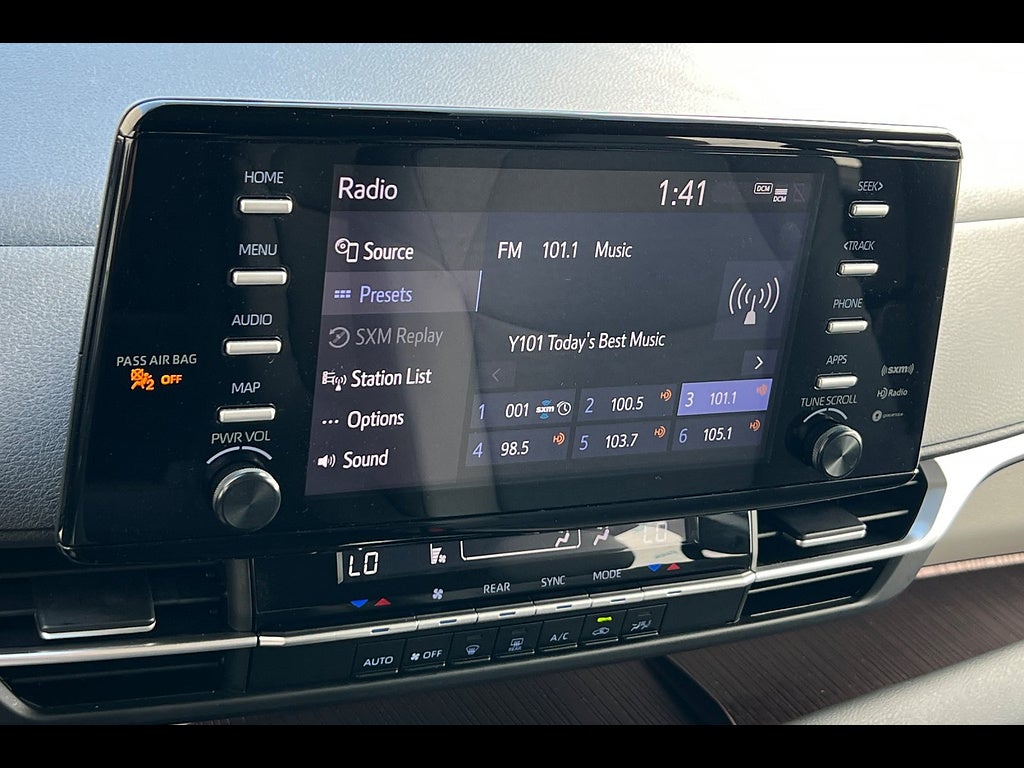 2023 Toyota Sienna LE 8-Passenger