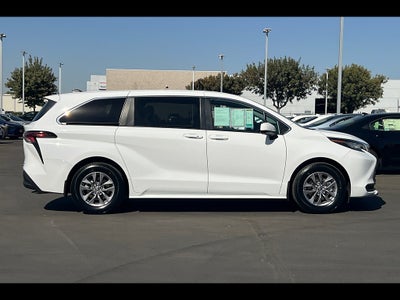 2023 Toyota Sienna LE 8-Passenger
