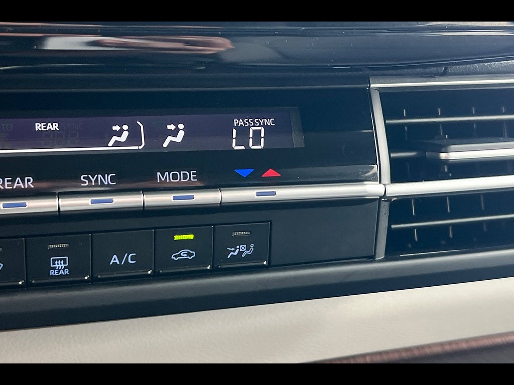 2023 Toyota Sienna LE 8-Passenger