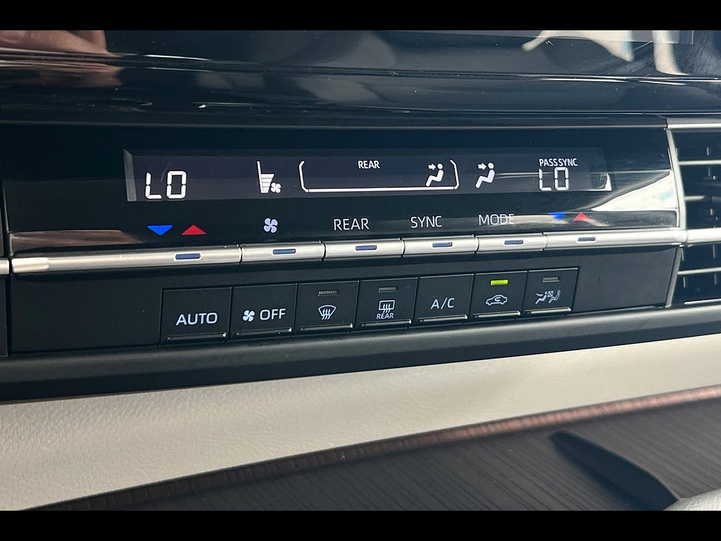 2023 Toyota Sienna LE 8-Passenger