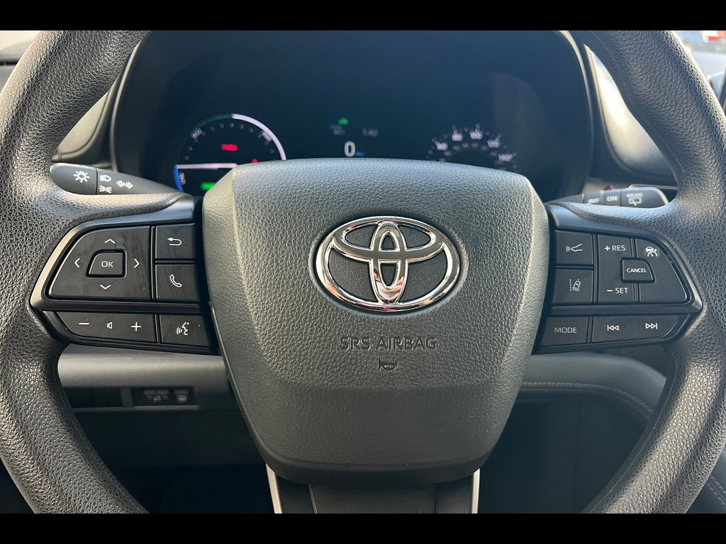 2023 Toyota Sienna LE 8-Passenger
