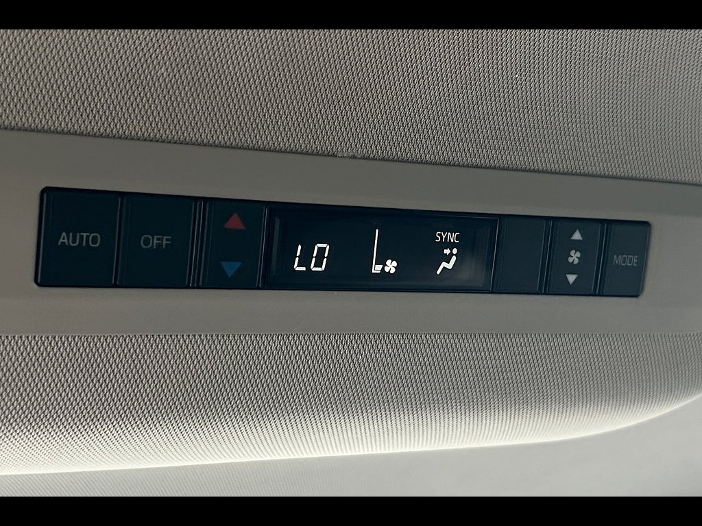2023 Toyota Sienna LE 8-Passenger