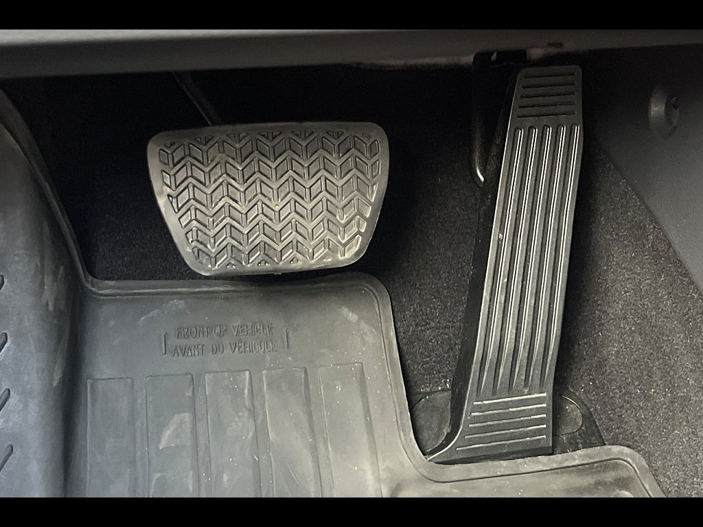 2023 Toyota Sienna LE 8-Passenger