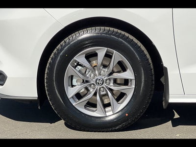 2023 Toyota Sienna LE 8-Passenger