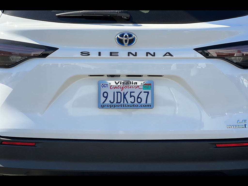 2023 Toyota Sienna LE 8-Passenger