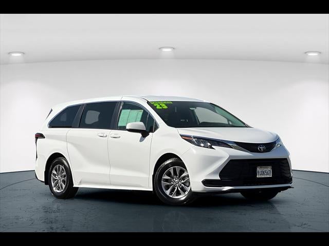 2023 Toyota Sienna LE 8-Passenger