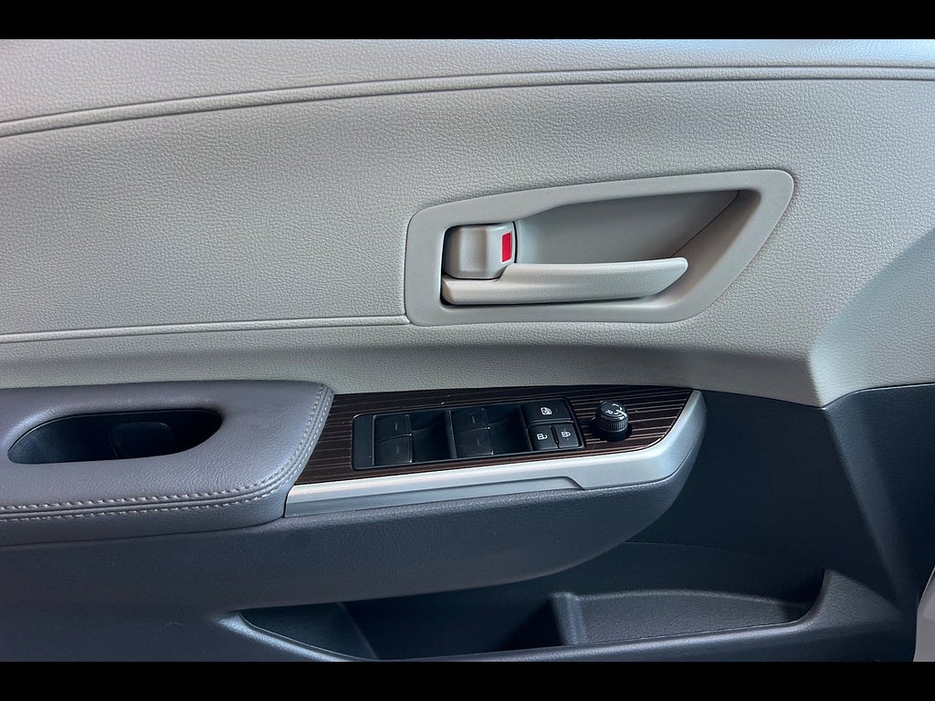 2023 Toyota Sienna LE 8-Passenger