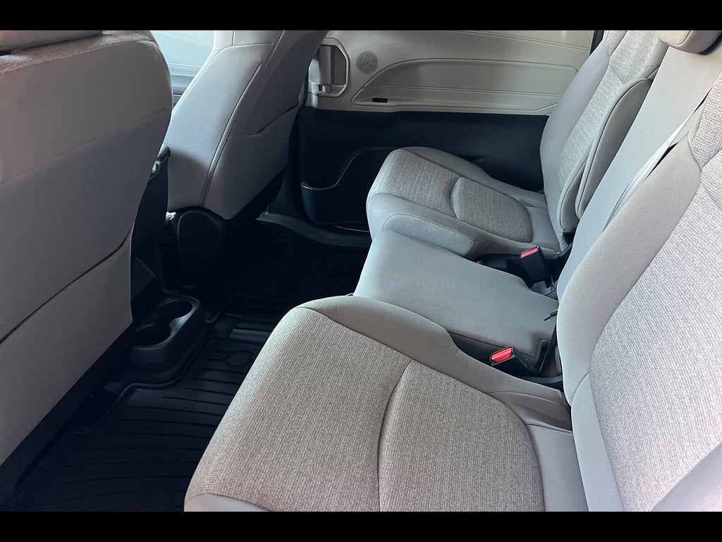 2023 Toyota Sienna LE 8-Passenger