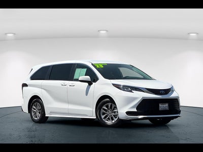 2023 Toyota Sienna LE 8-Passenger