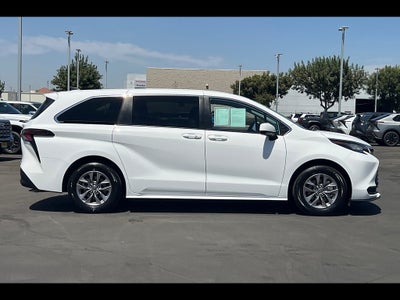 2023 Toyota Sienna LE 8-Passenger