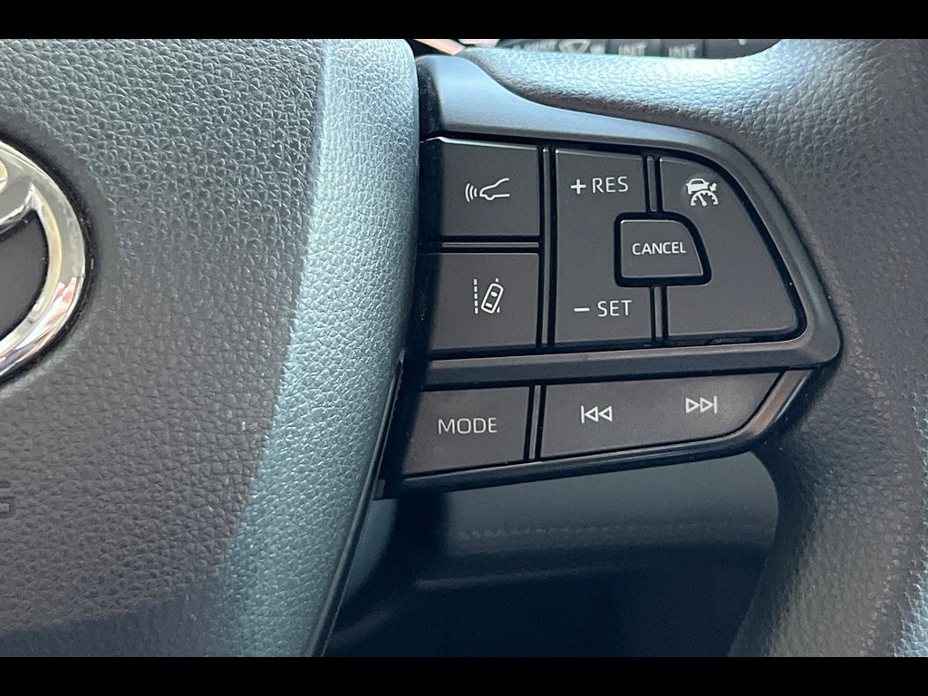 2023 Toyota Sienna LE 8-Passenger