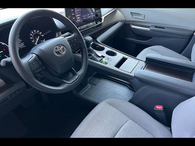 2023 Toyota Sienna LE 8-Passenger